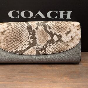 COACH Snake-Print Leather Clutch Wallet in Gray
